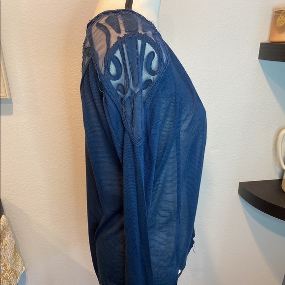 Free People Navy Blue Top - Picture 2 of 7